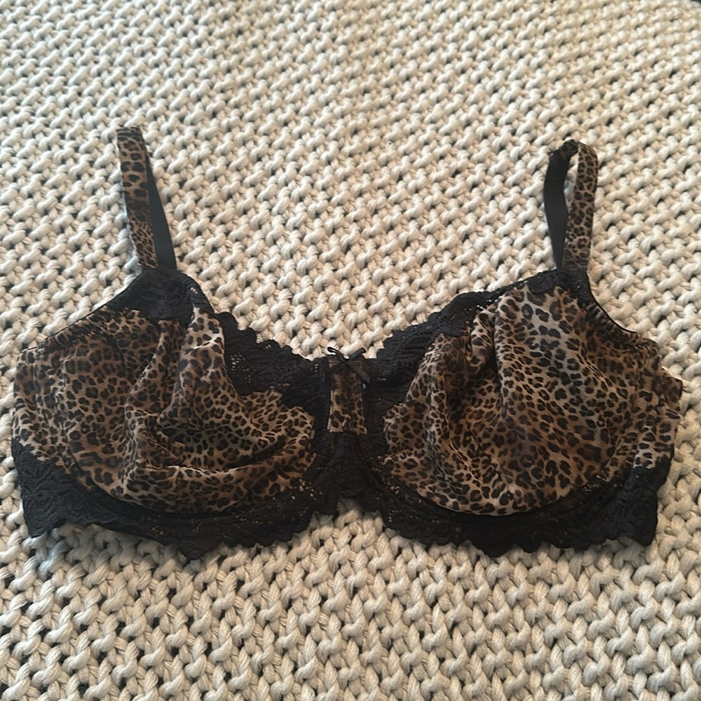 Whimsy 38DD leopard print and lace bra